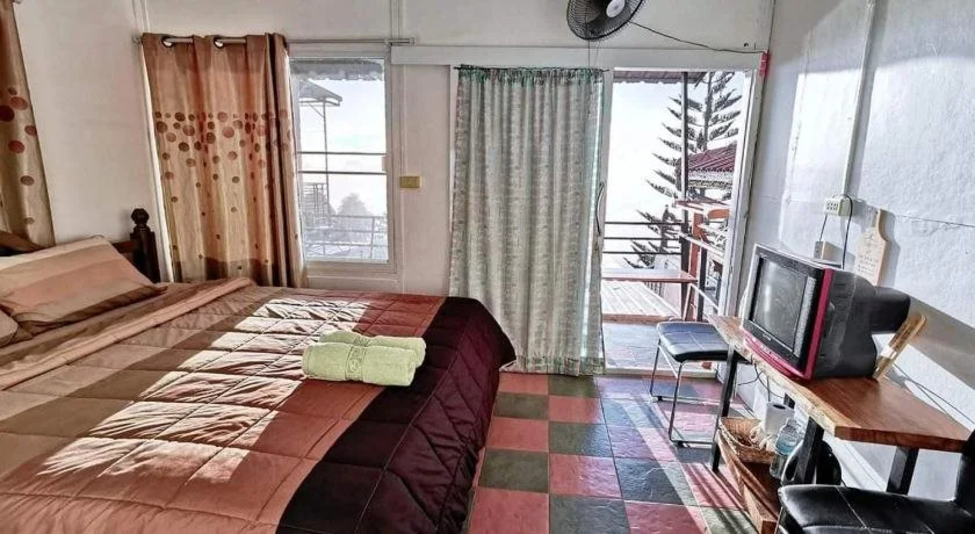 Baan Sook Aroon Khao Kho