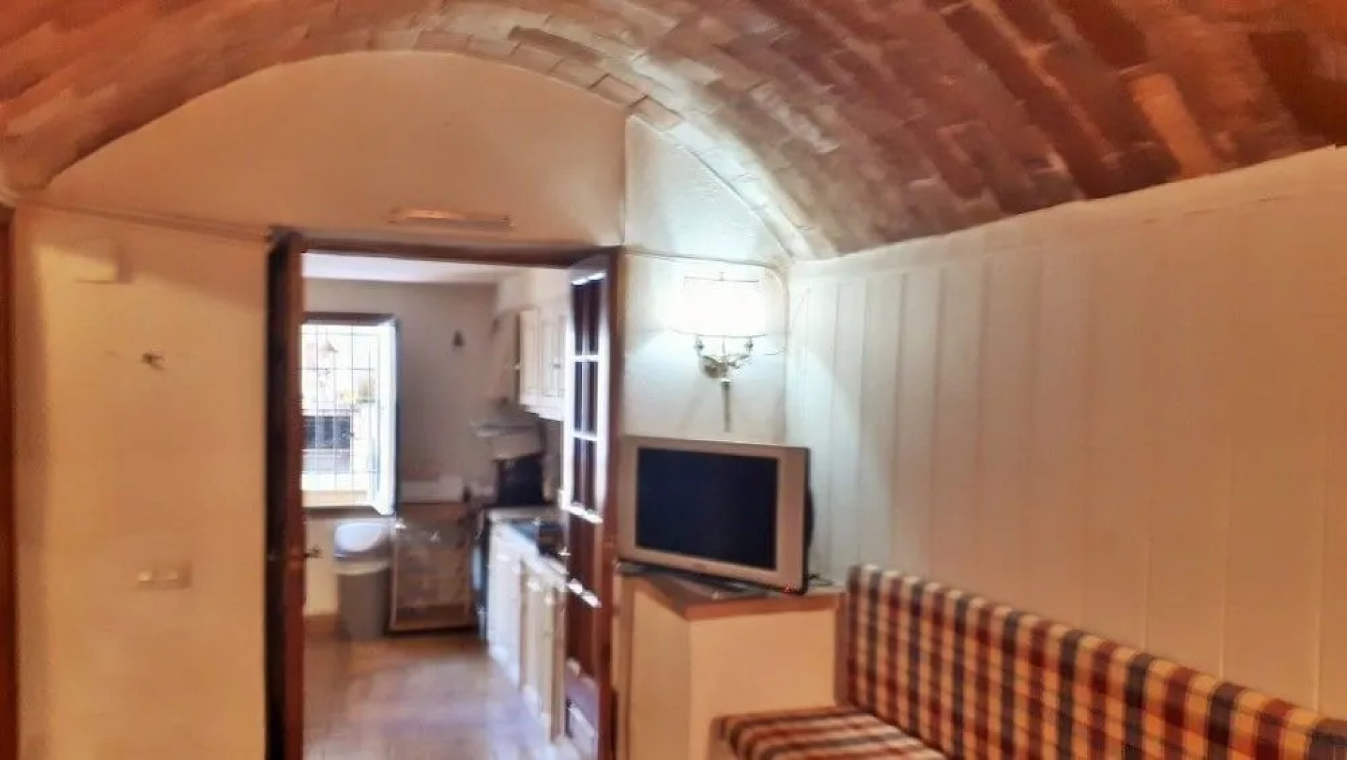 Casa rural en Albóns a 8 min de la playa de la Escala