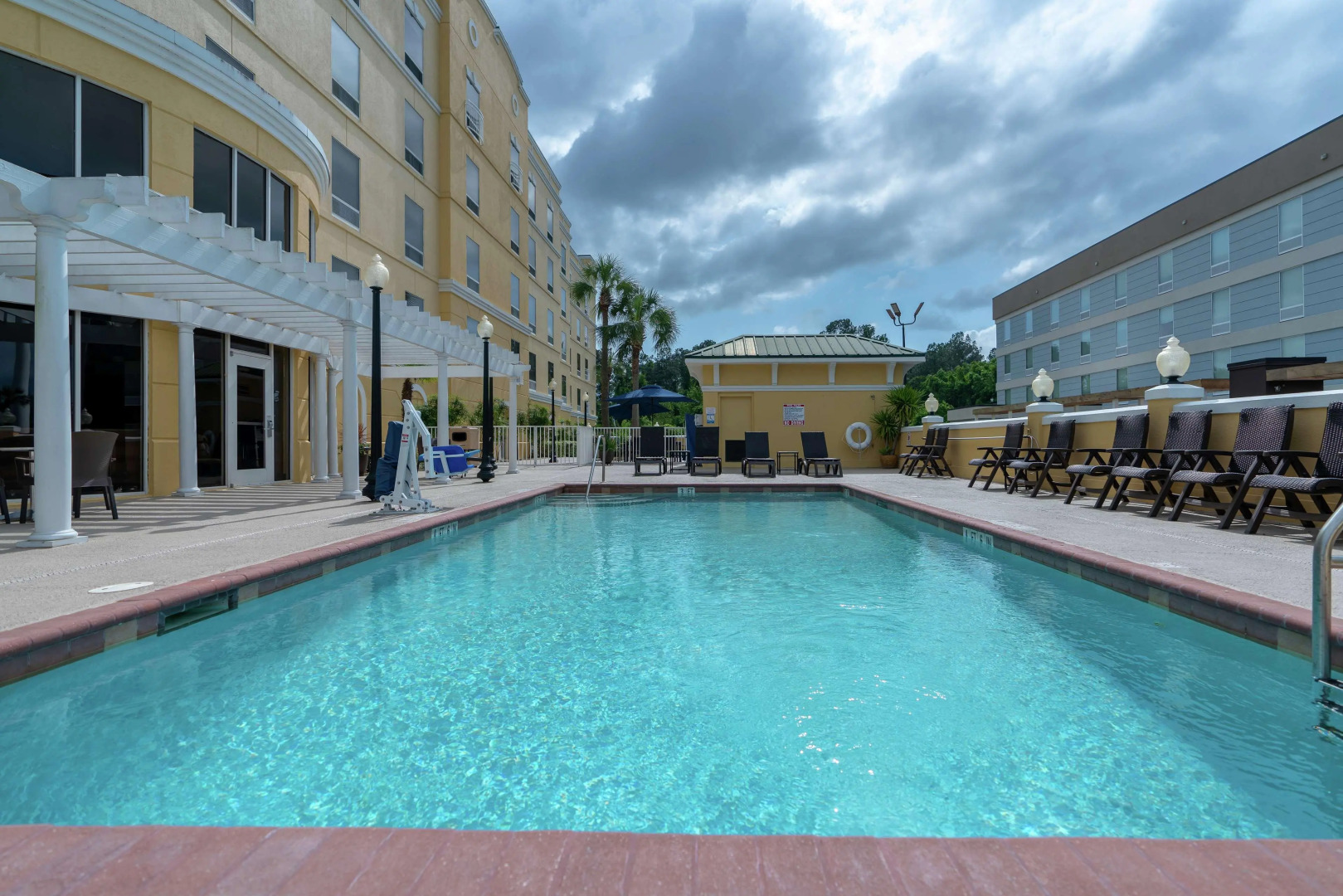 Отель Hampton Inn & Suites Lake City