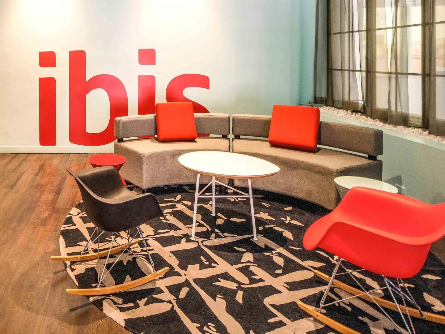 ibis Melbourne Hotel and Apartments