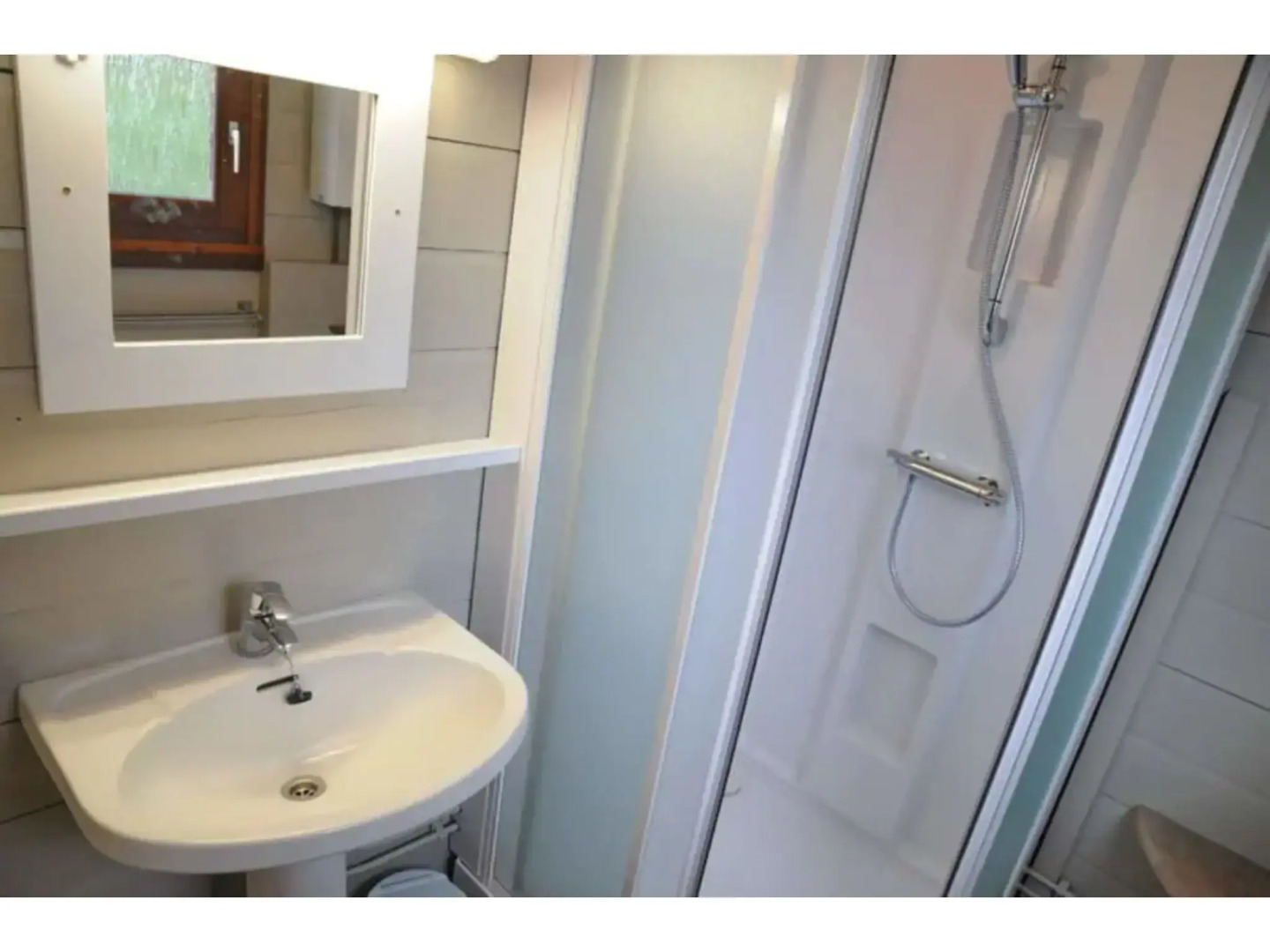 Inviting Holiday Home, Near Cave of Lorette, Namur and Parc Naturel Rgional des Ardennes