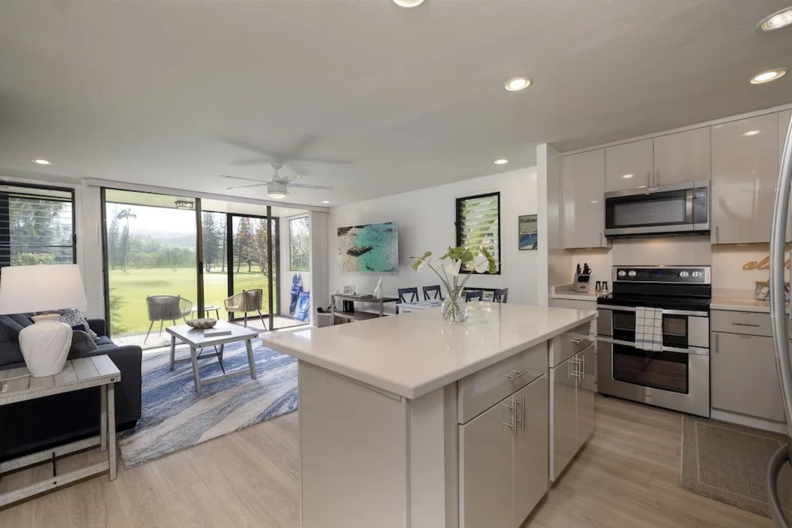 Kuic146w 1 Bedroom Condo by RedAwning