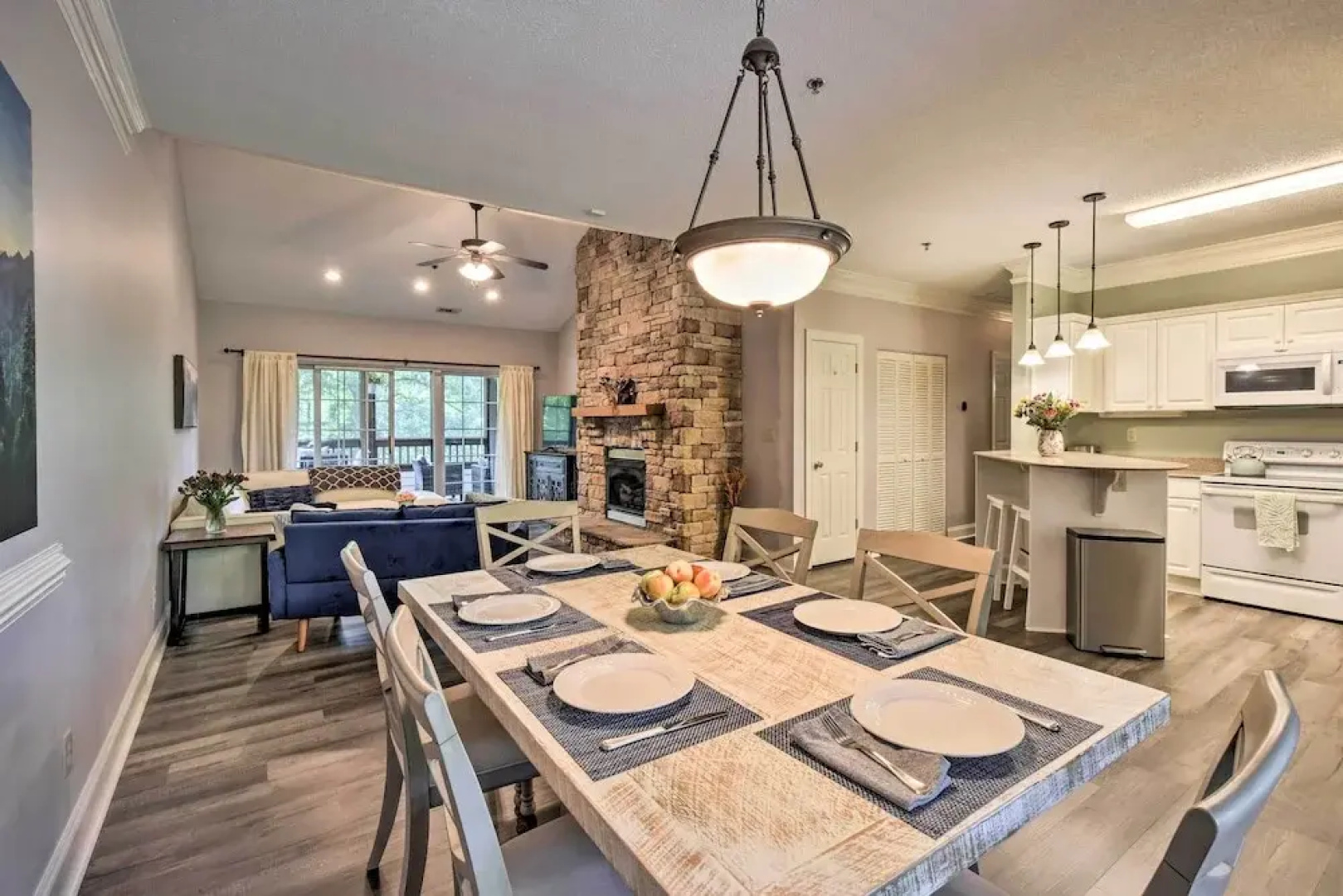 Sunny Clayton Condo on Kingwood Golf Course!