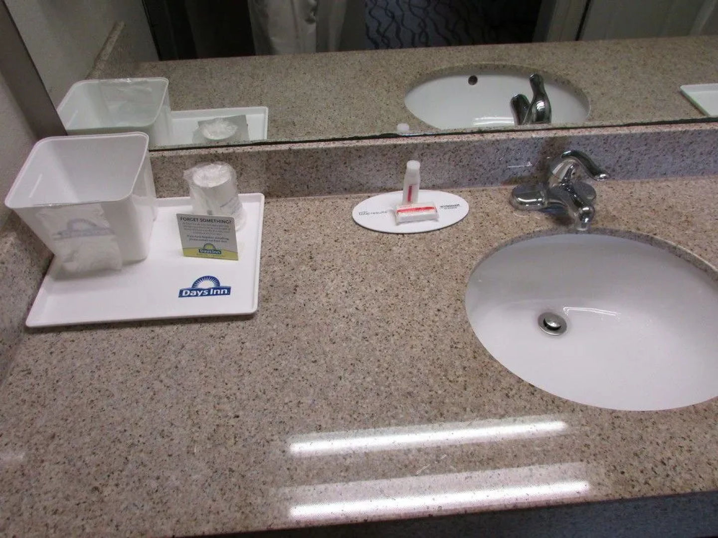 Days Inn and Suites Fort Valley