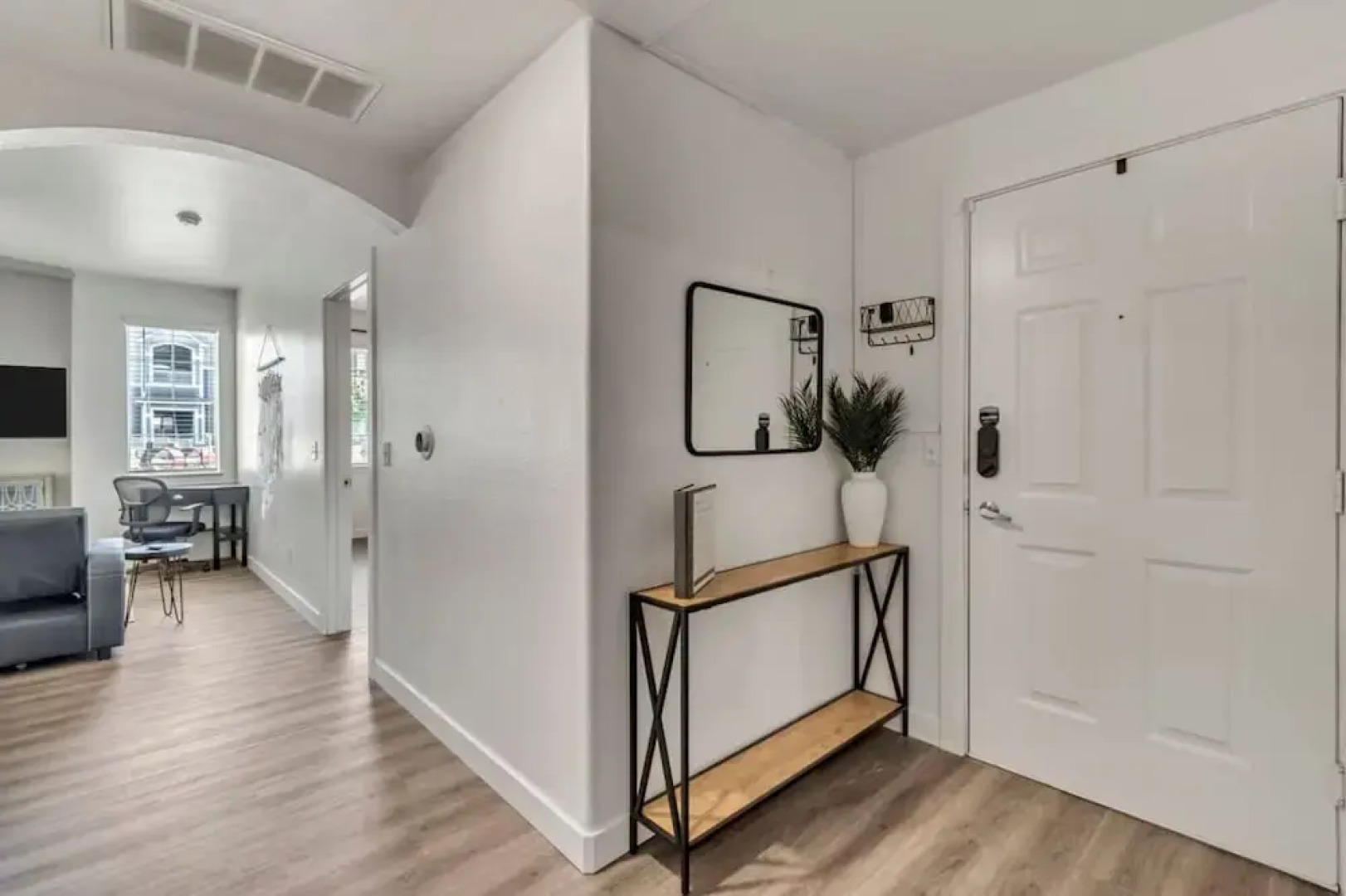 1st Fl King Beds Pool Garage - Near AFB