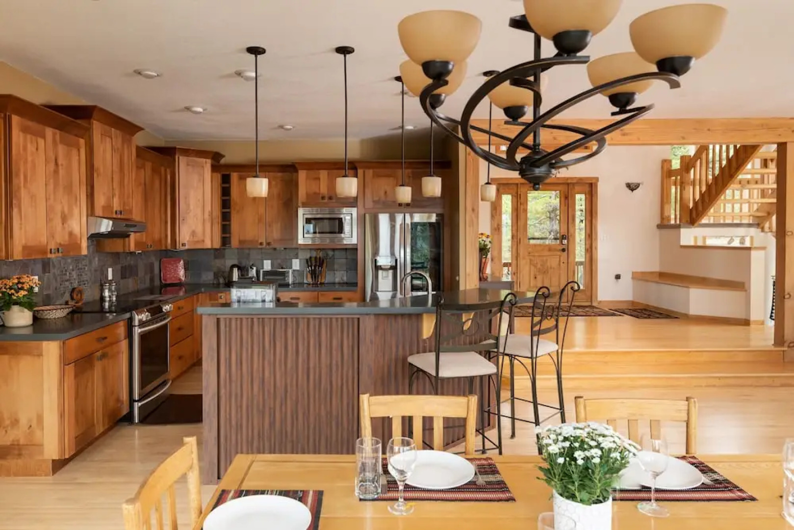 Lookout Lodge In Wondervu 4 Bedroom Home by RedAwning