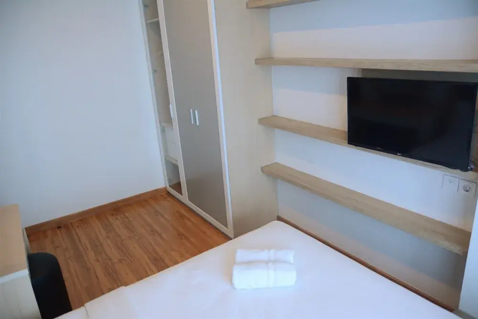 Luxury 2BR Roseville Soho & Suite Apartment near ICE BSD