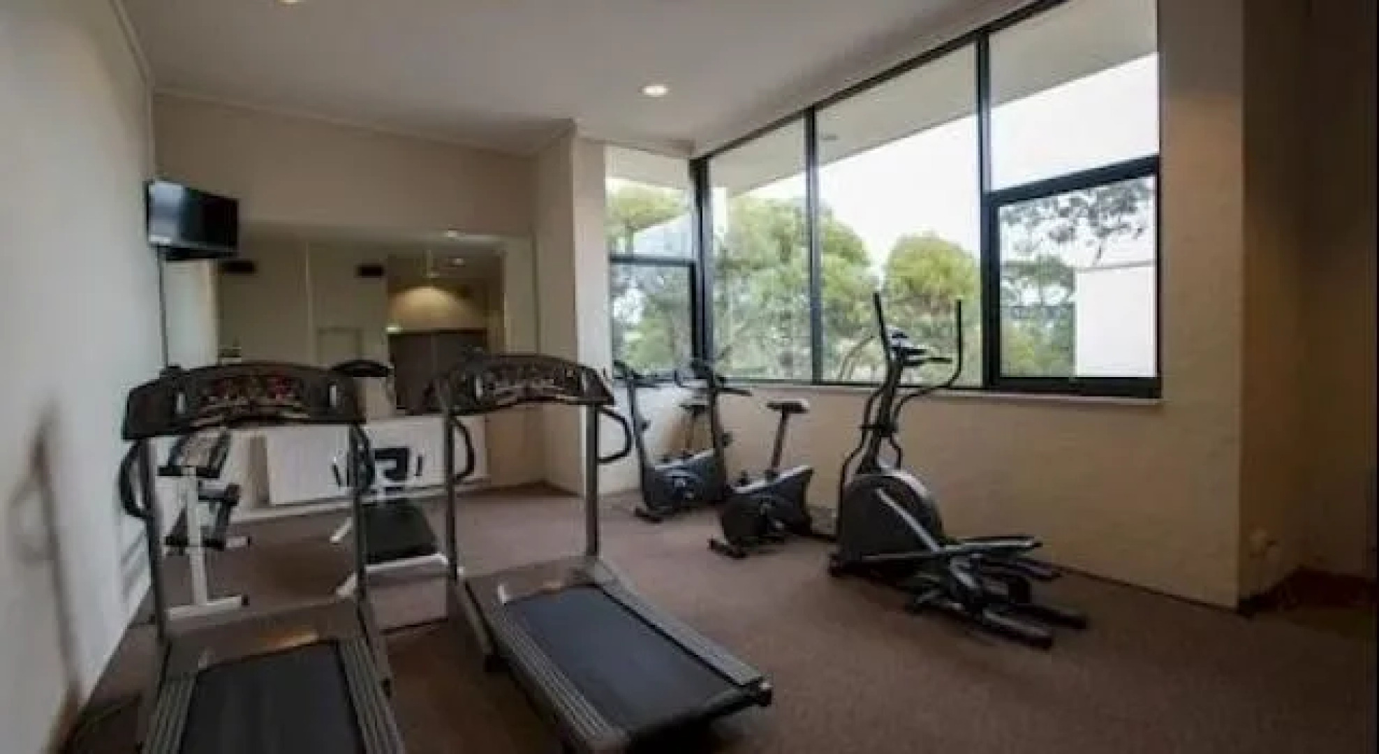 Deakin Management Centre