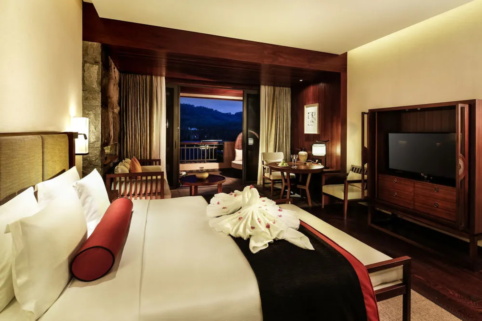 DoubleTree Resort by Hilton Hainan - Qixianling Hot Spring