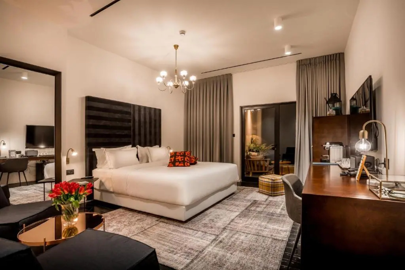 Lear Sense - Experience Luxury Hotel