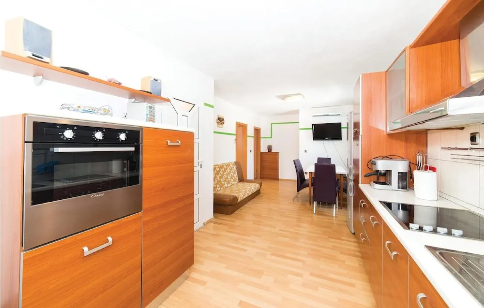 Awesome Home in Okrug Donji With Wifi and 6 Bedrooms