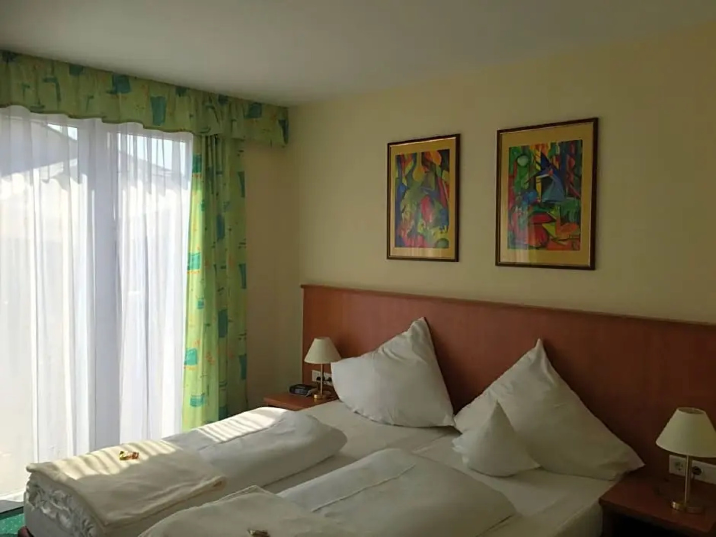 Fricks Hotel & Restaurant