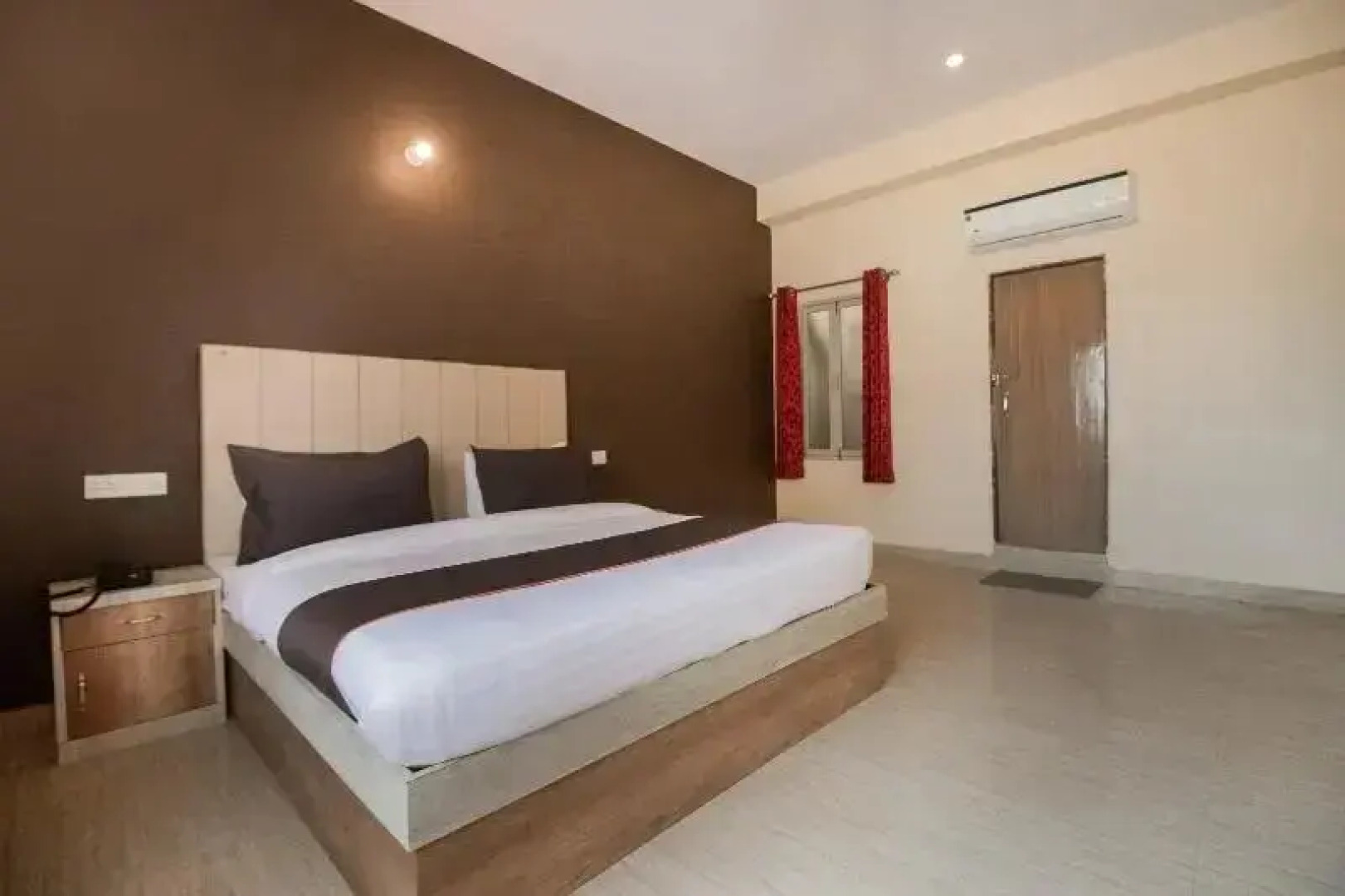 Hotel Rk Heights And Banquets by OYO Rooms