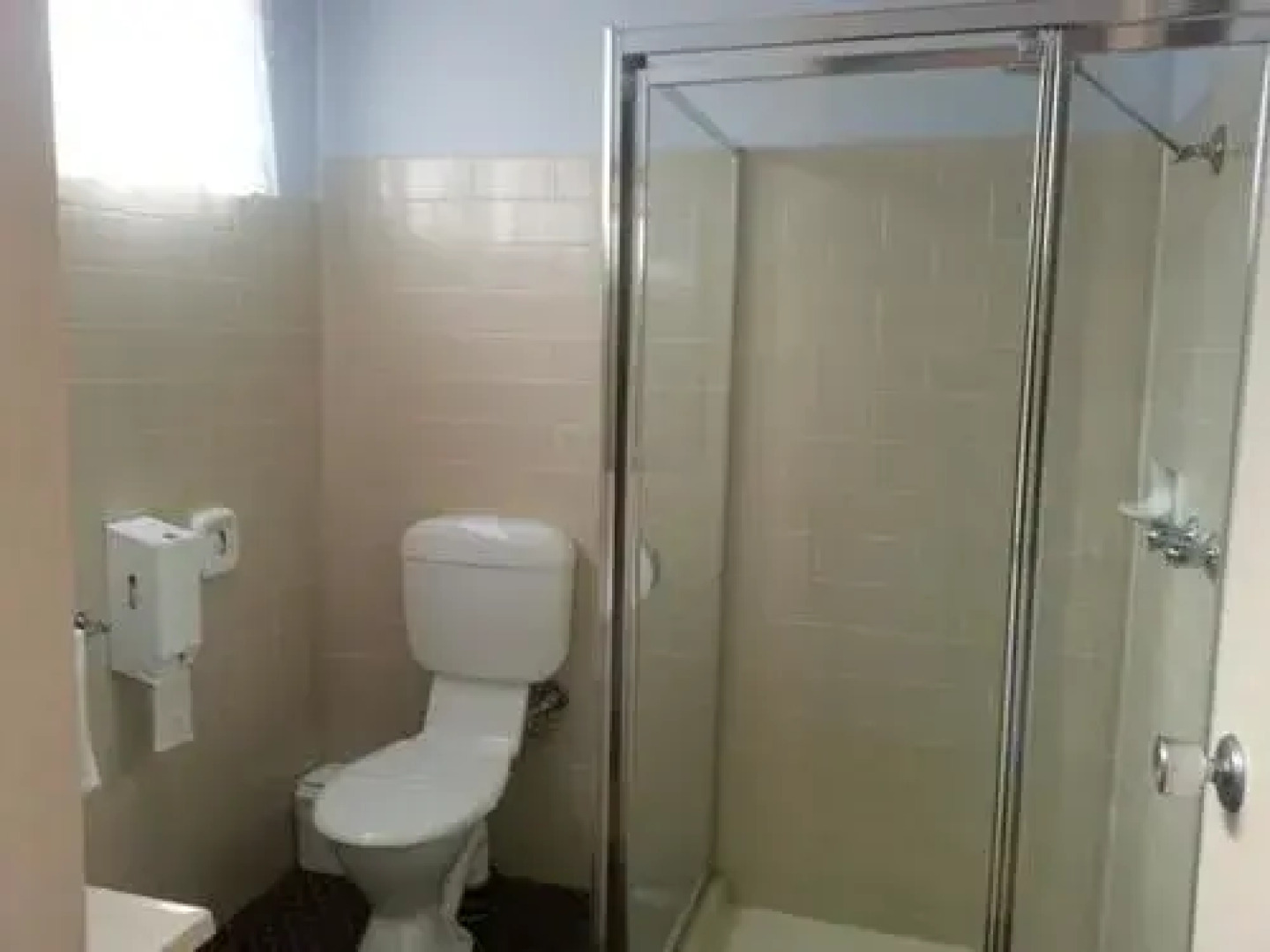 Big Valley Lakeside Paradise Motor Inn