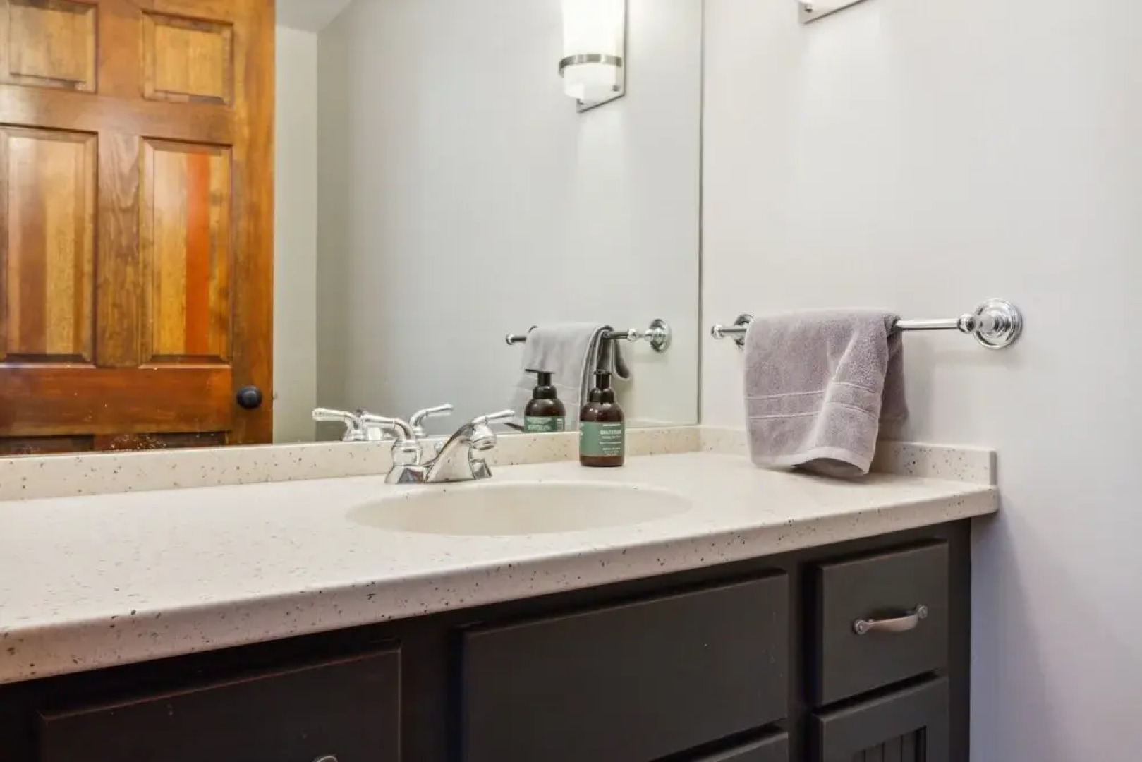 Slopeside In Okemo - Beautifully Renovated Spacious Family Townhouse 3 Bedroom Townhouse by RedAwning