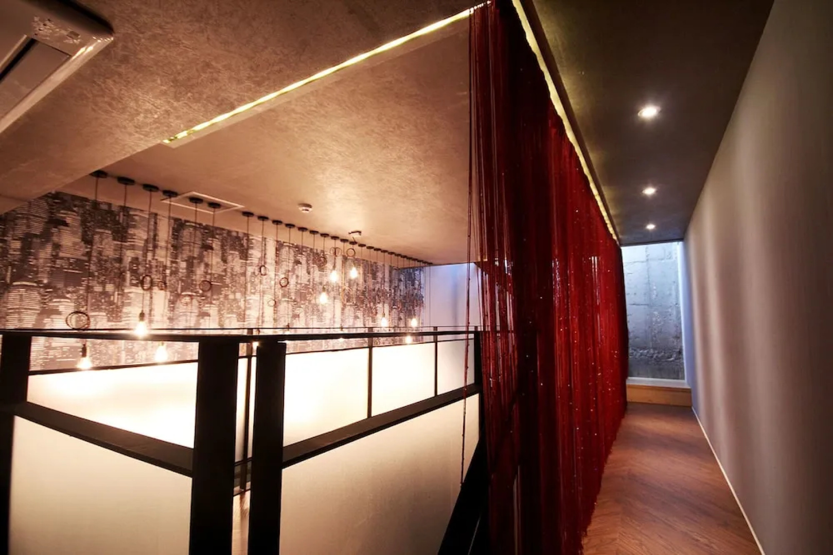 Yeongju Case Business Hotel