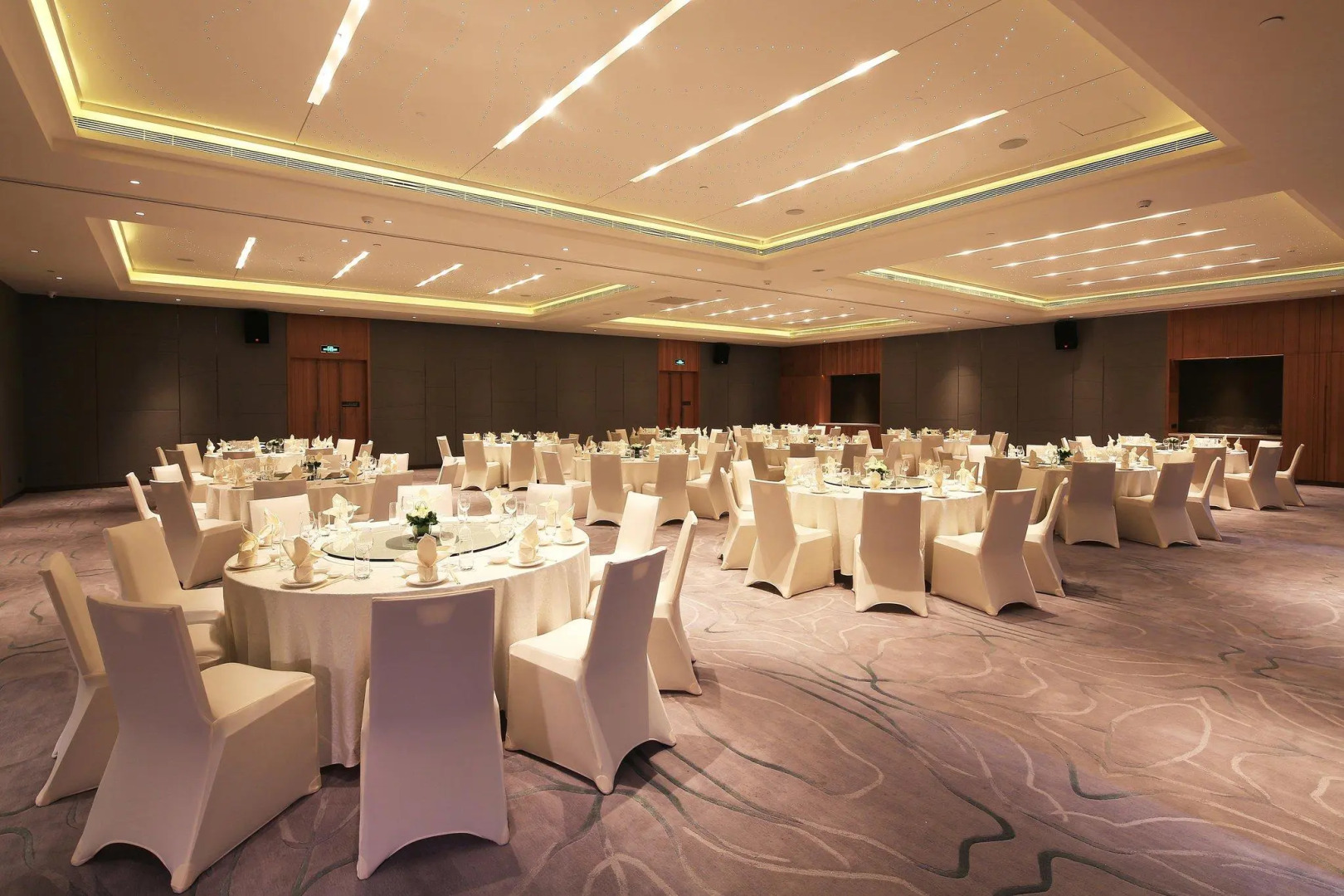 Отель Olympics Sports Center of Plum Garden