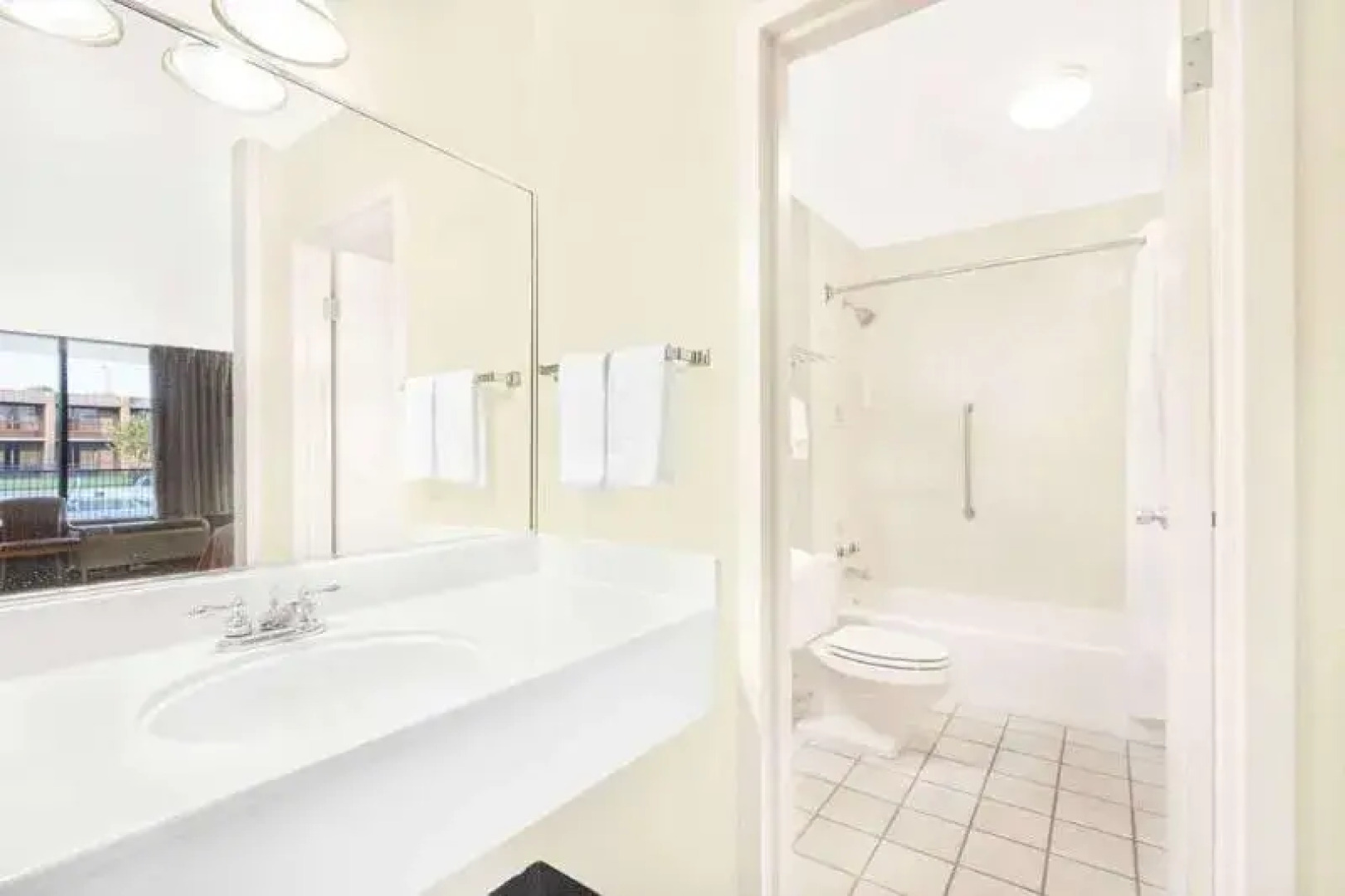 Baymont by Wyndham Paris