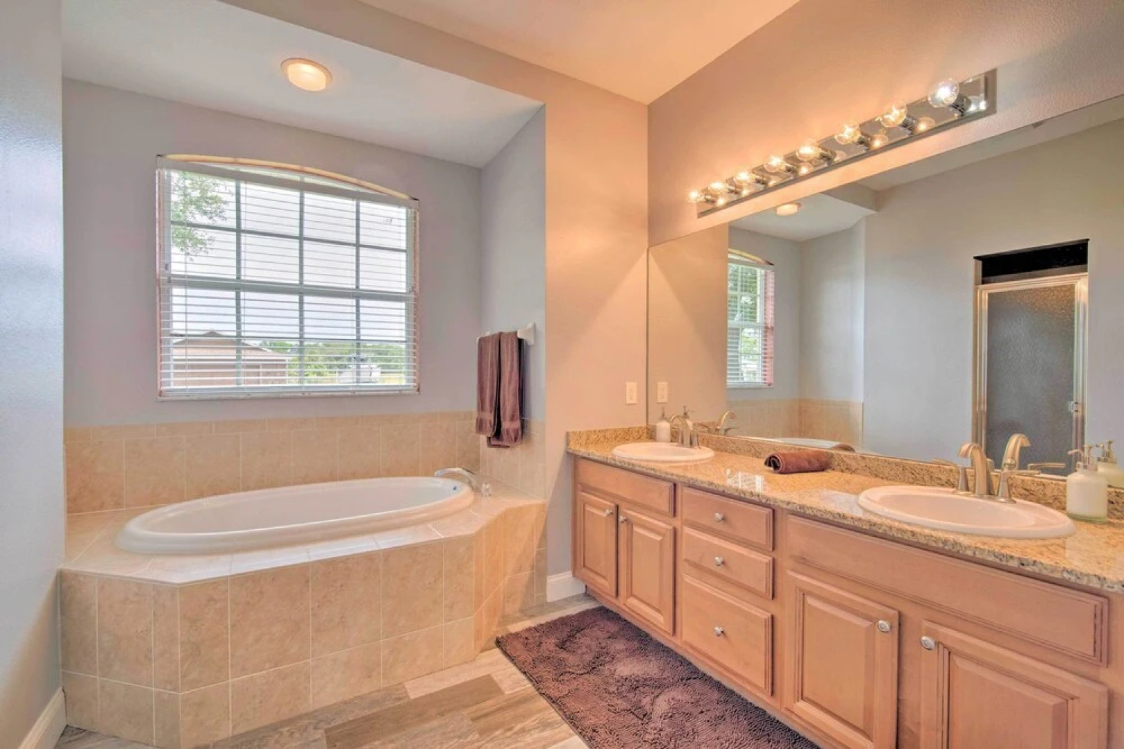 Airy Crystal River Retreat w/ Backyard Oasis!