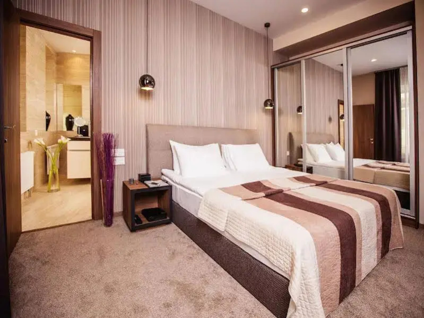 Отель Senator Maidan