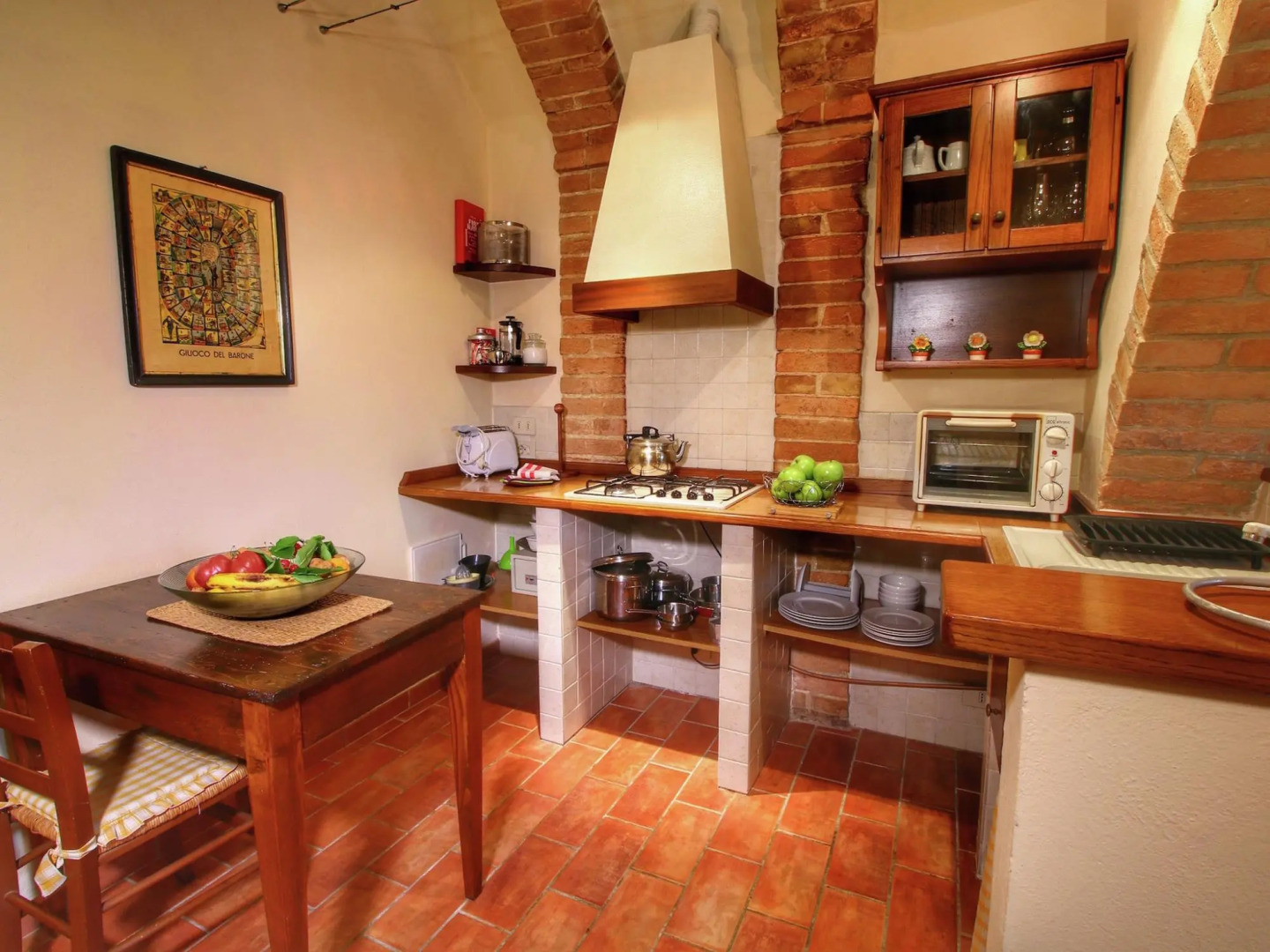 Boutique Cottage in Poggibonsi with Pool