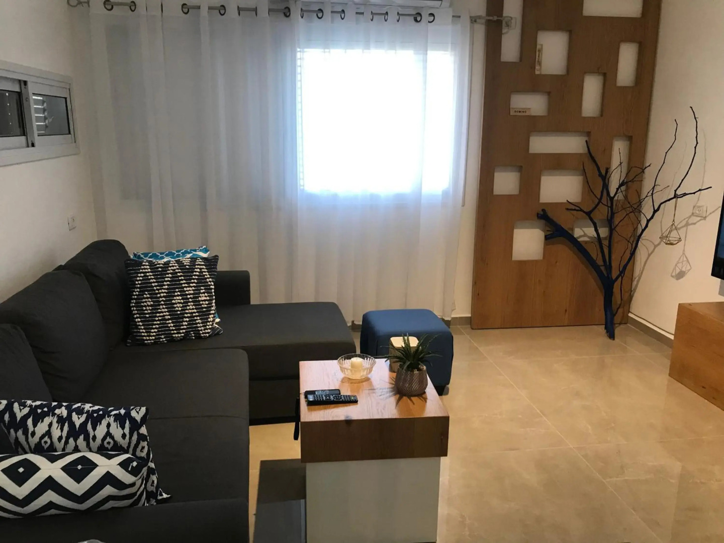 QUEEN of the dead sea by CROWN