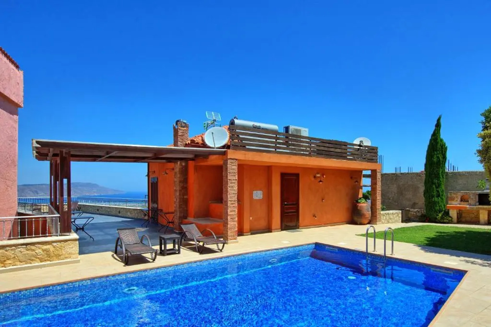 Villa Rodanthi by MediterraneanVillas