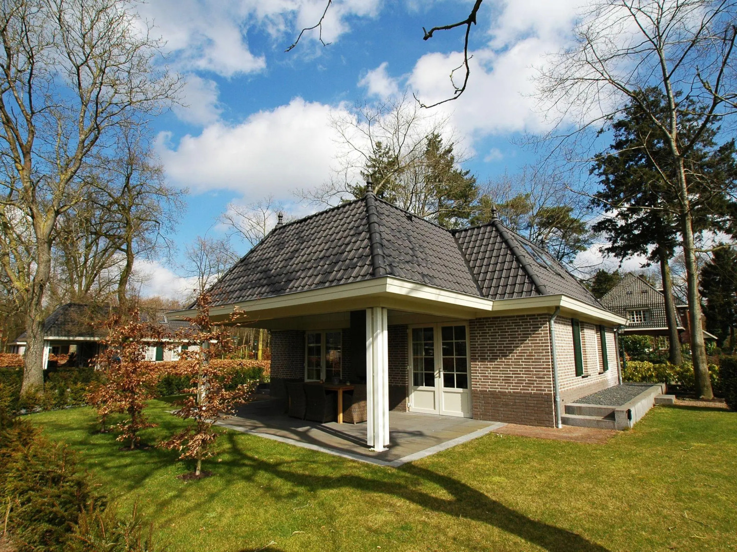 Detached Villa with Outdoor Fireplace near Veluwe