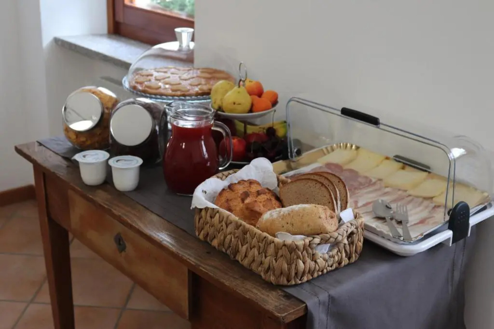 A DUE PASSI Room & Breakfast