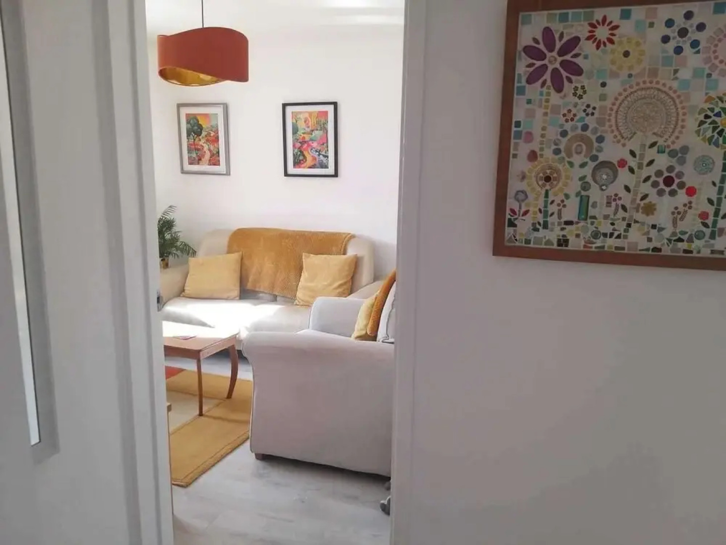 1-bed Seaside Retreat - Sleeps 2, Parking & Garden