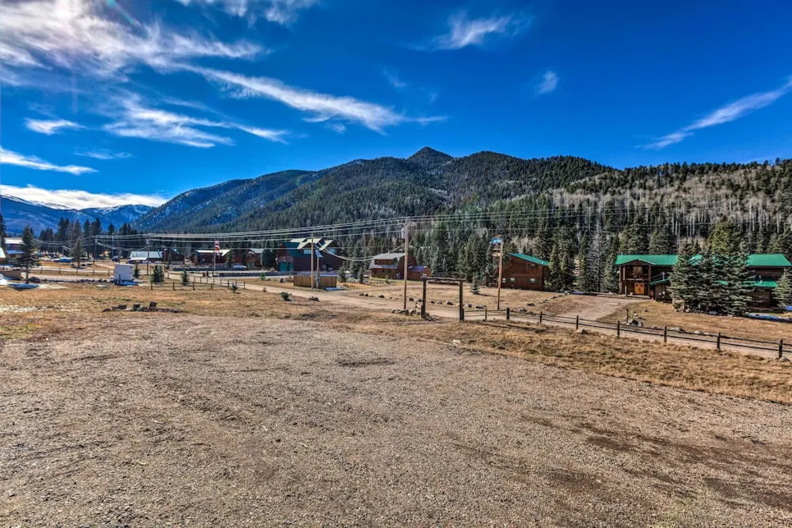 Family-friendly Red River Retreat w/ Deck!