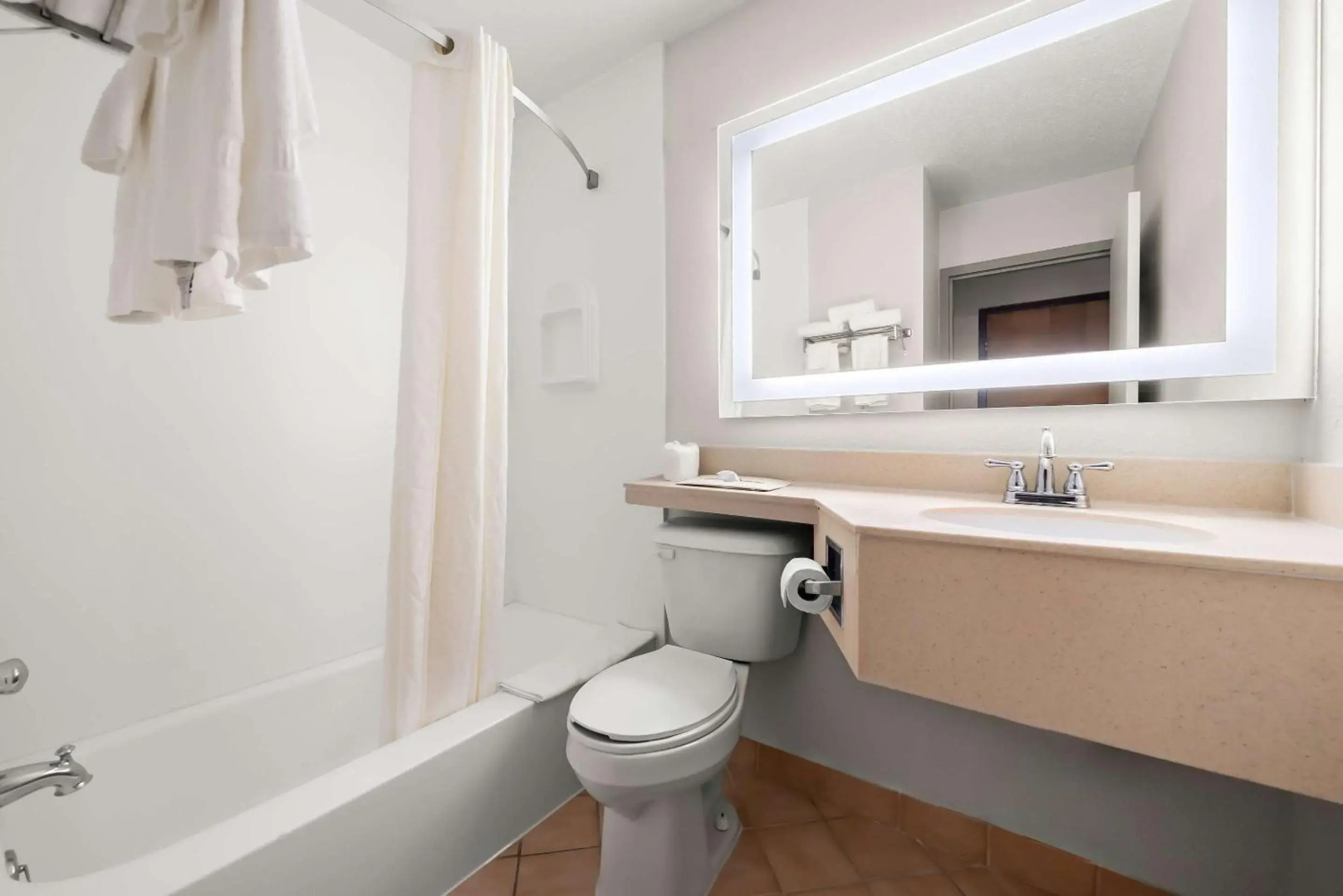 Clarion Inn & Suites and Convention Center