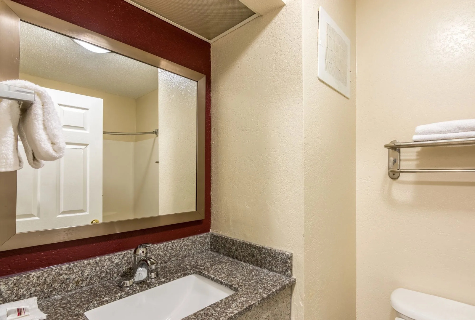 Red Roof Inn & Suites Pensacola - NAS Corry