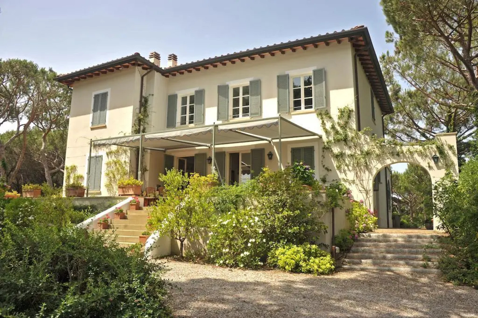 Beach Front Limonaia