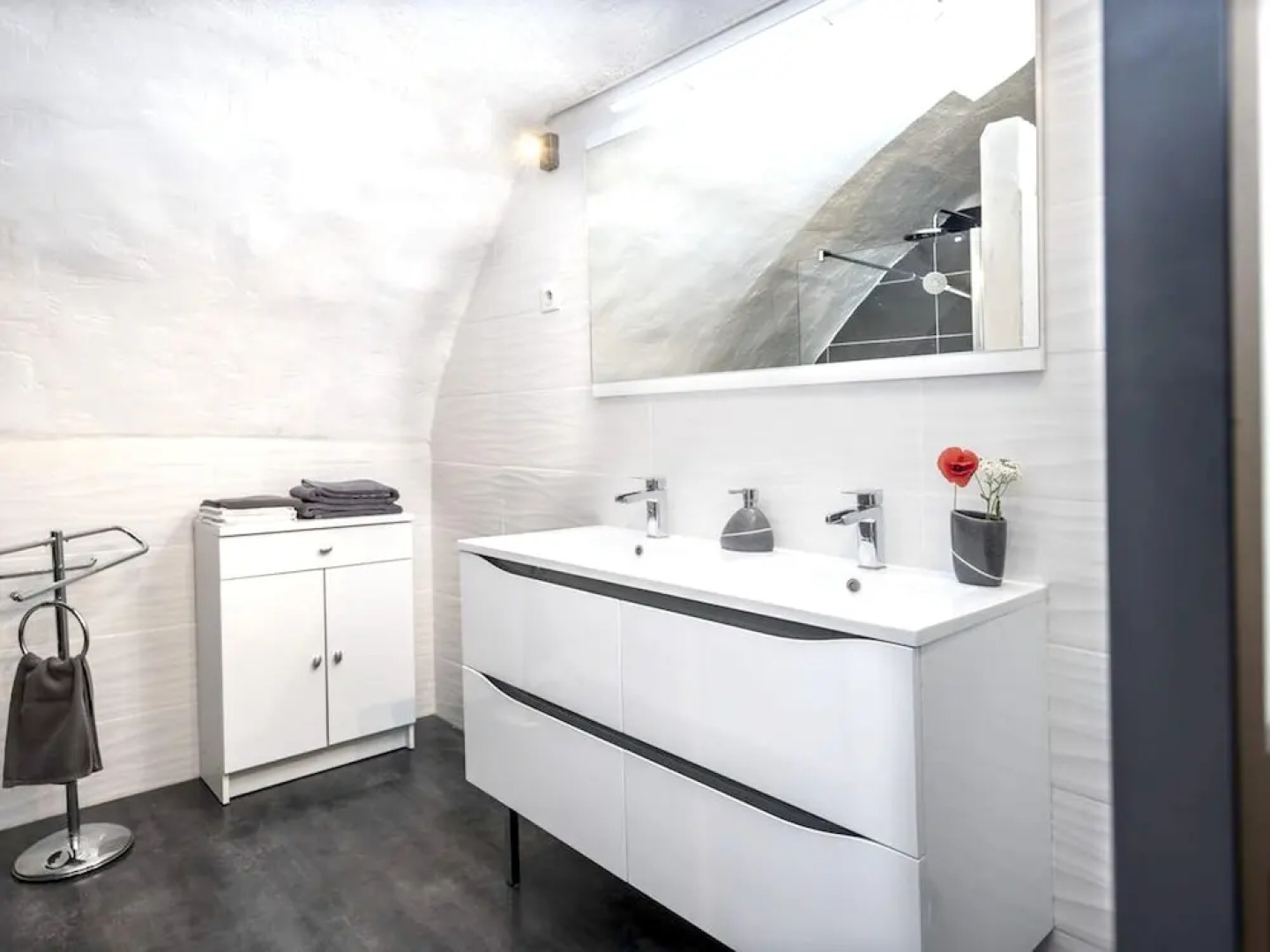 House With 4 Bedrooms in Saint-georges-de-lévéjac, With Wonderful Moun