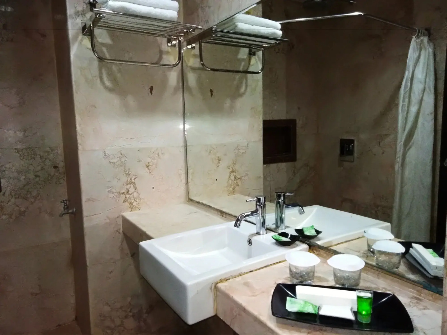 Zahra Syariah Hotel