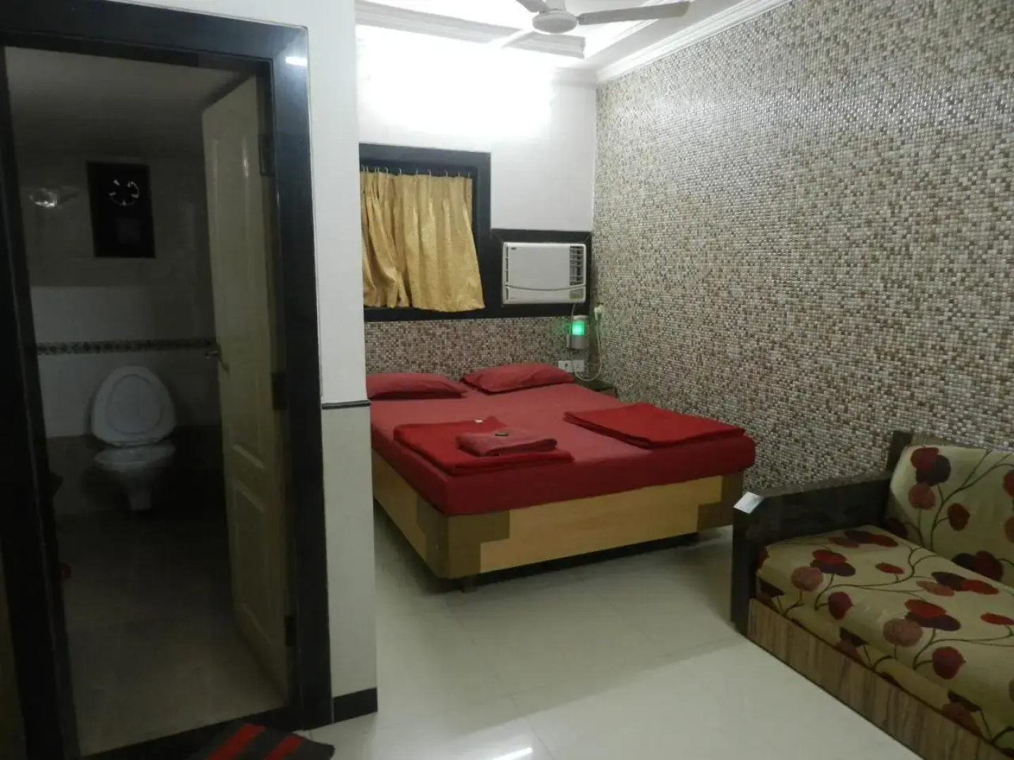 Royal Hotel  - Matheran