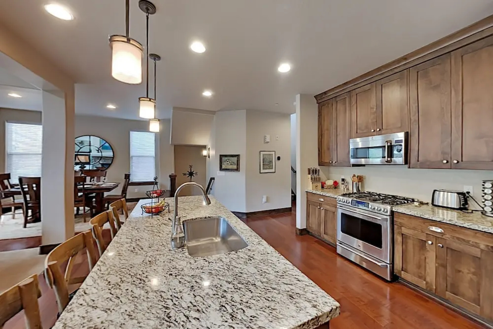 999wabig 4 Bedroom Home