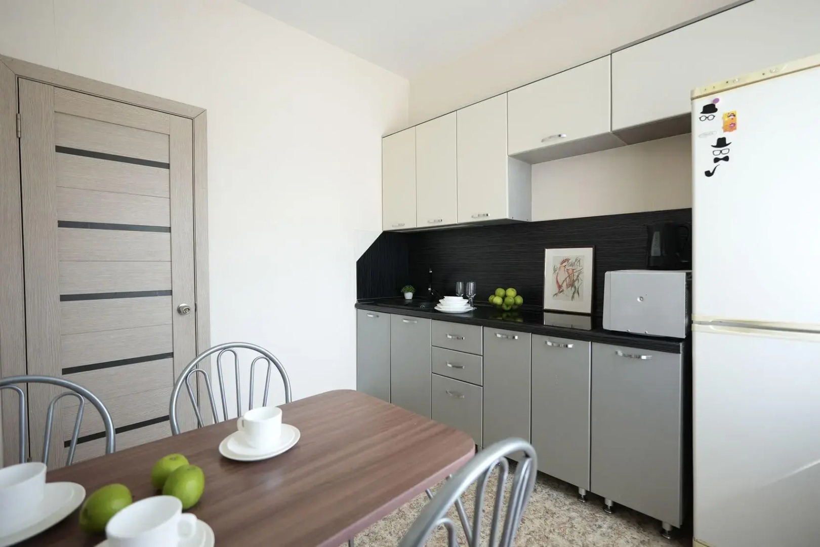 Пять звезд на Омской 23