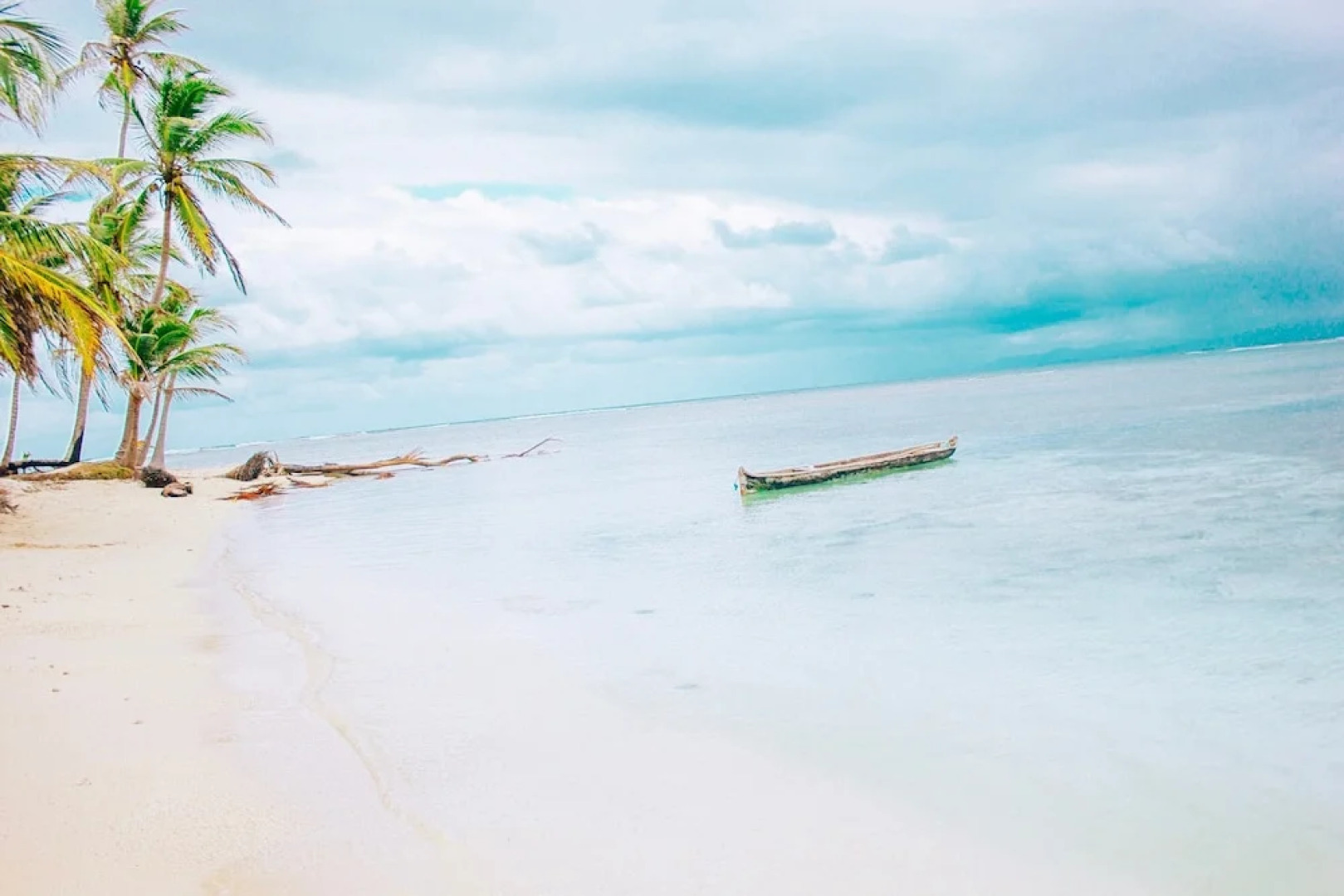 Private Over-the-Water Cabin in San Blas including Meals