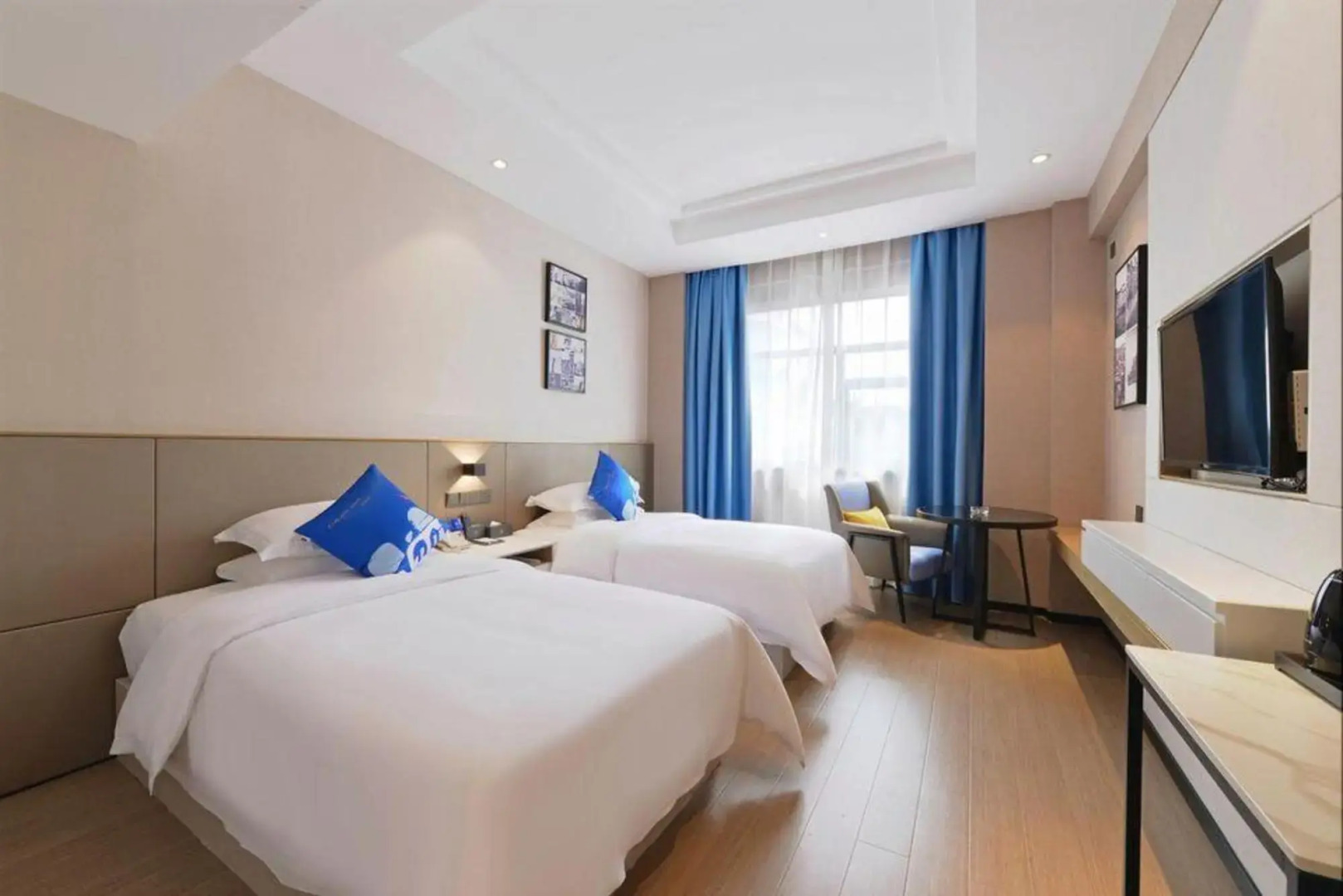 Yeste Hotel (Bama Bus Terminal)