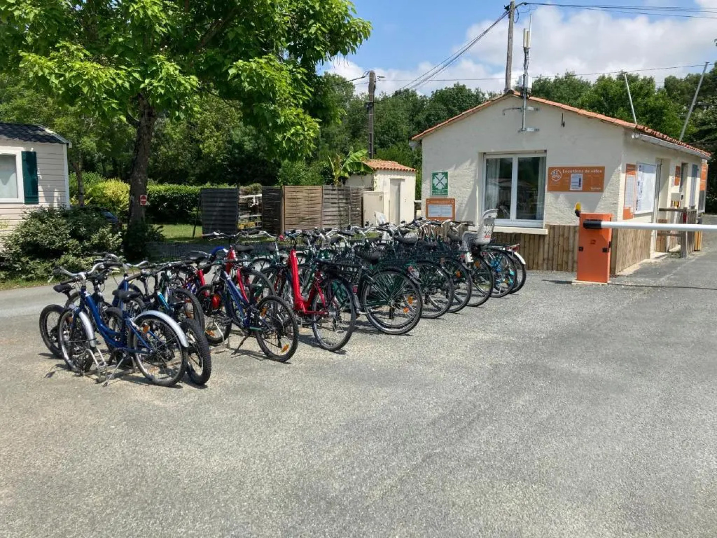Mobil-Home 3 chambres tout confort à Saint-Georges-de-Didonne 5mn de la plage
