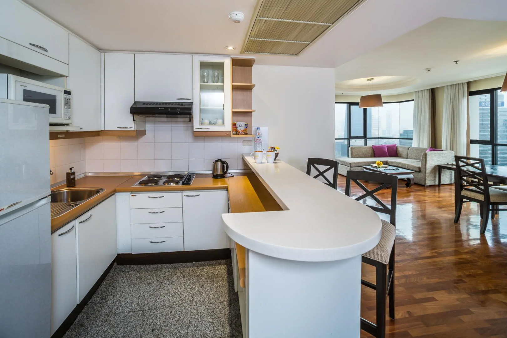 Bandara Silom Suites