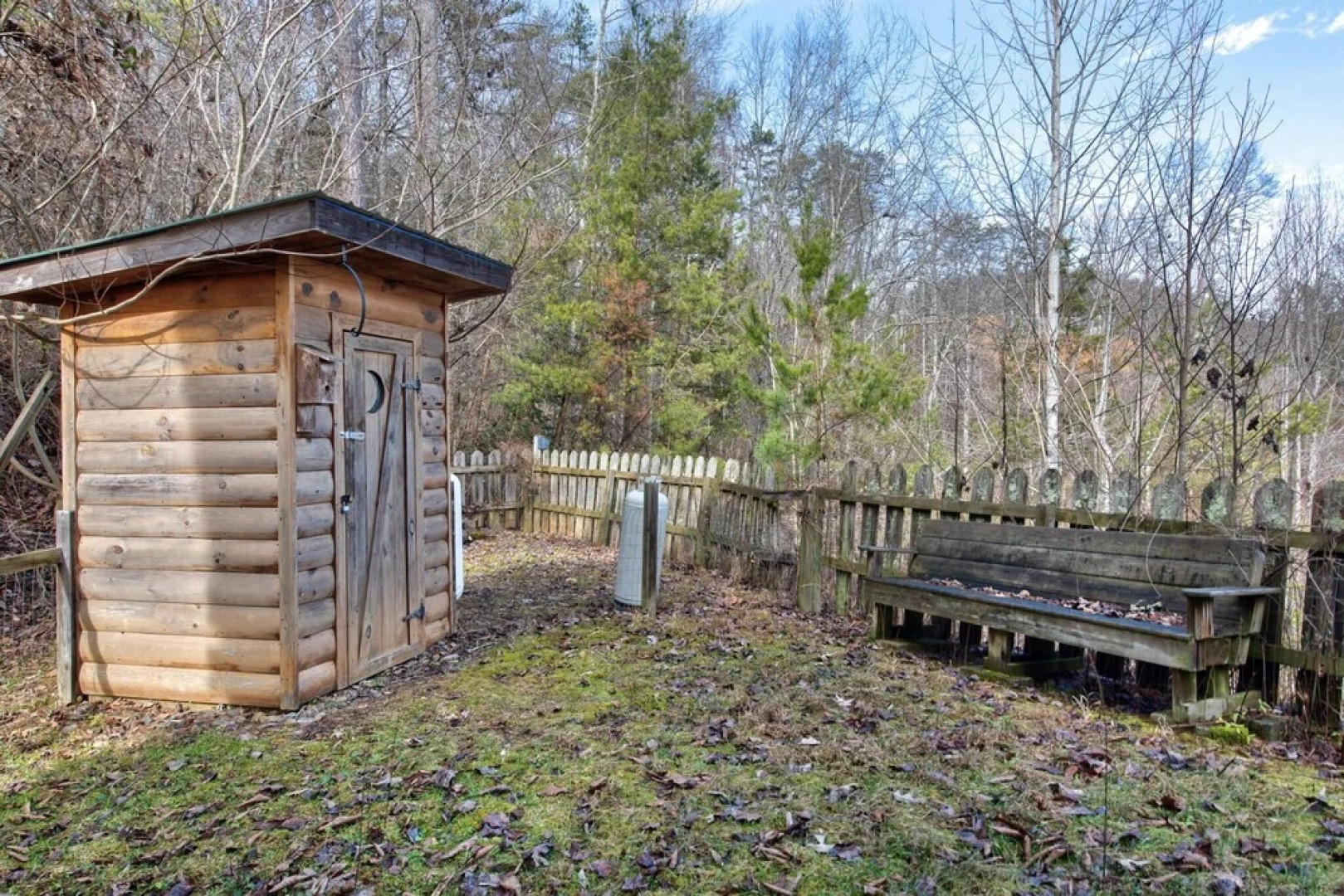 Woodland Wonder w/ Hot Tub and Pool Table!