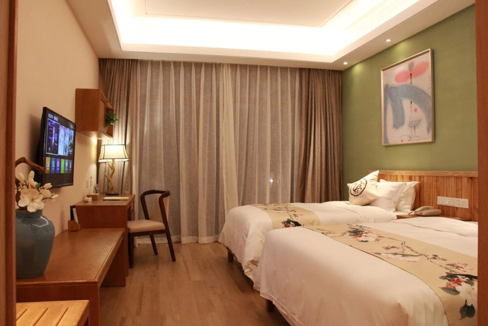 Queshan Lake Arcadia Intl Resort