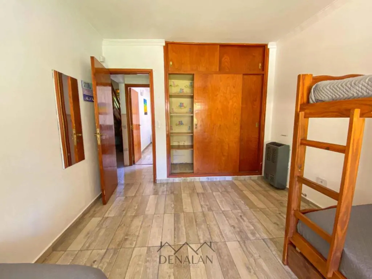 Cabaña Tinta Roja II