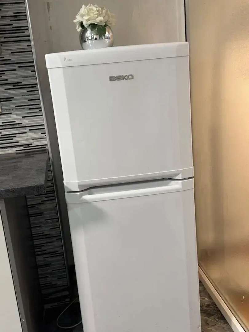 Smethwick - House - Sleeps 8 - Parking