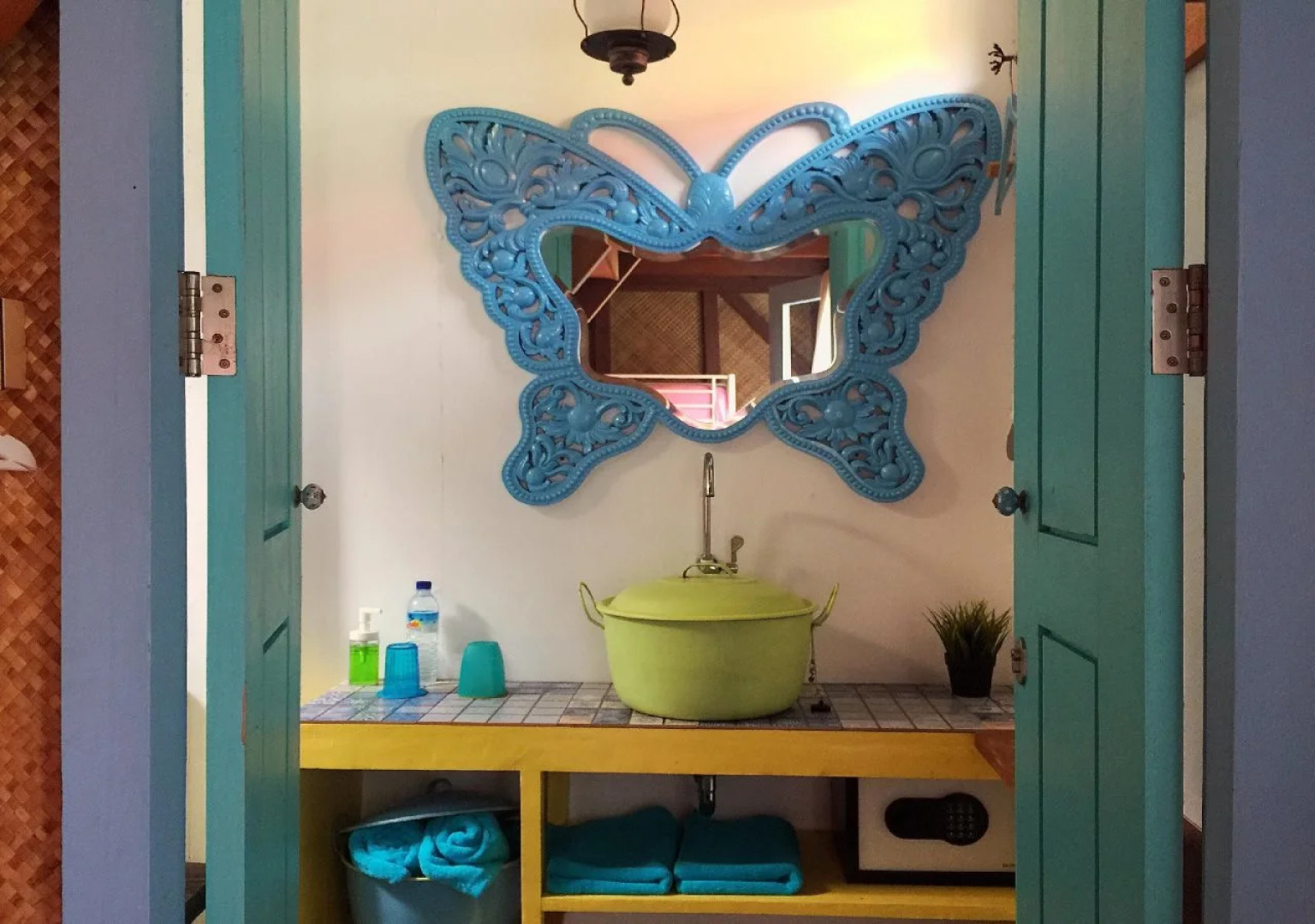 Bleu Verde i am colors