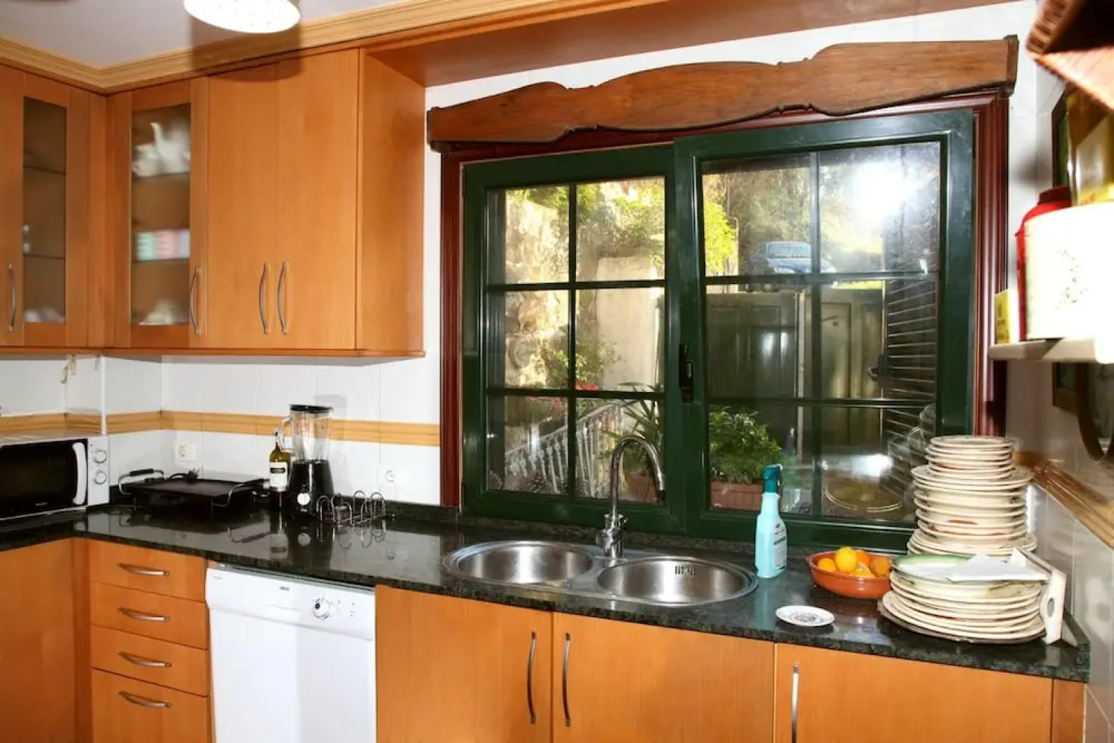 House With 5 Bedrooms in Pontevedra, With Enclosed Garden