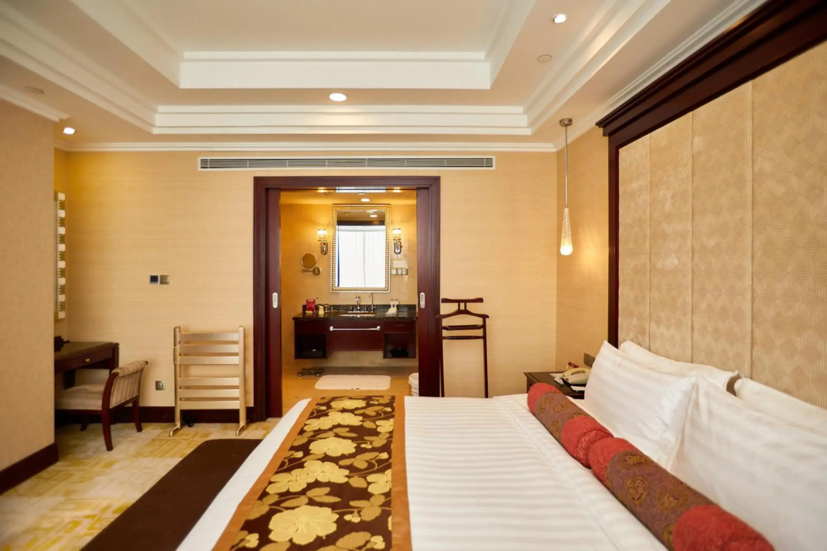 Отель Soluxe Guangzhou